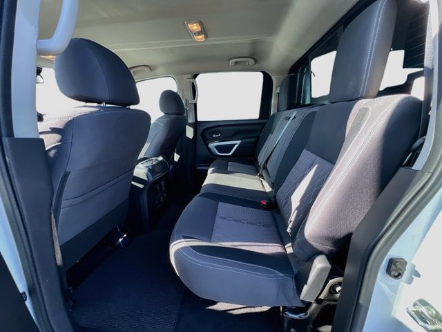 Used 2024 Nissan Titan SV w/ SV Convenience Package RWD image 17