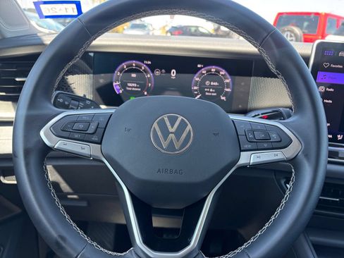 Used 2026 Volkswagen Tiguan SE AWD/4WD image 29