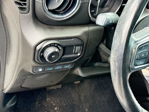 Used 2023 Jeep Wrangler Unlimited Sahara w/ Cold Weather Group AWD/4WD image 11