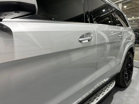 Used 2016 Mercedes-Benz GL 550 4MATIC image 23