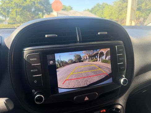 Used 2025 Kia Soul LX FWD image 15