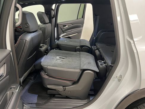New 2026 Chevrolet Traverse RS w/ LPO, Floor Liner Package image 33