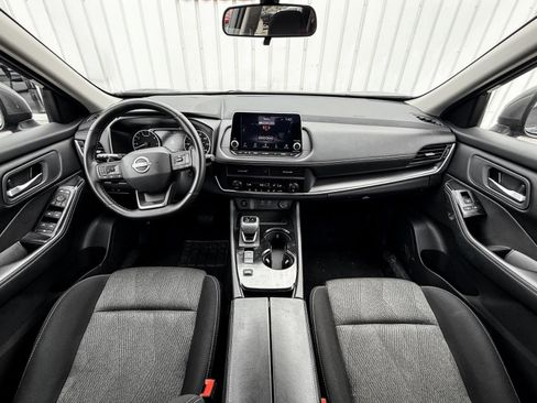 Used 2025 Nissan Rogue SV FWD image 14
