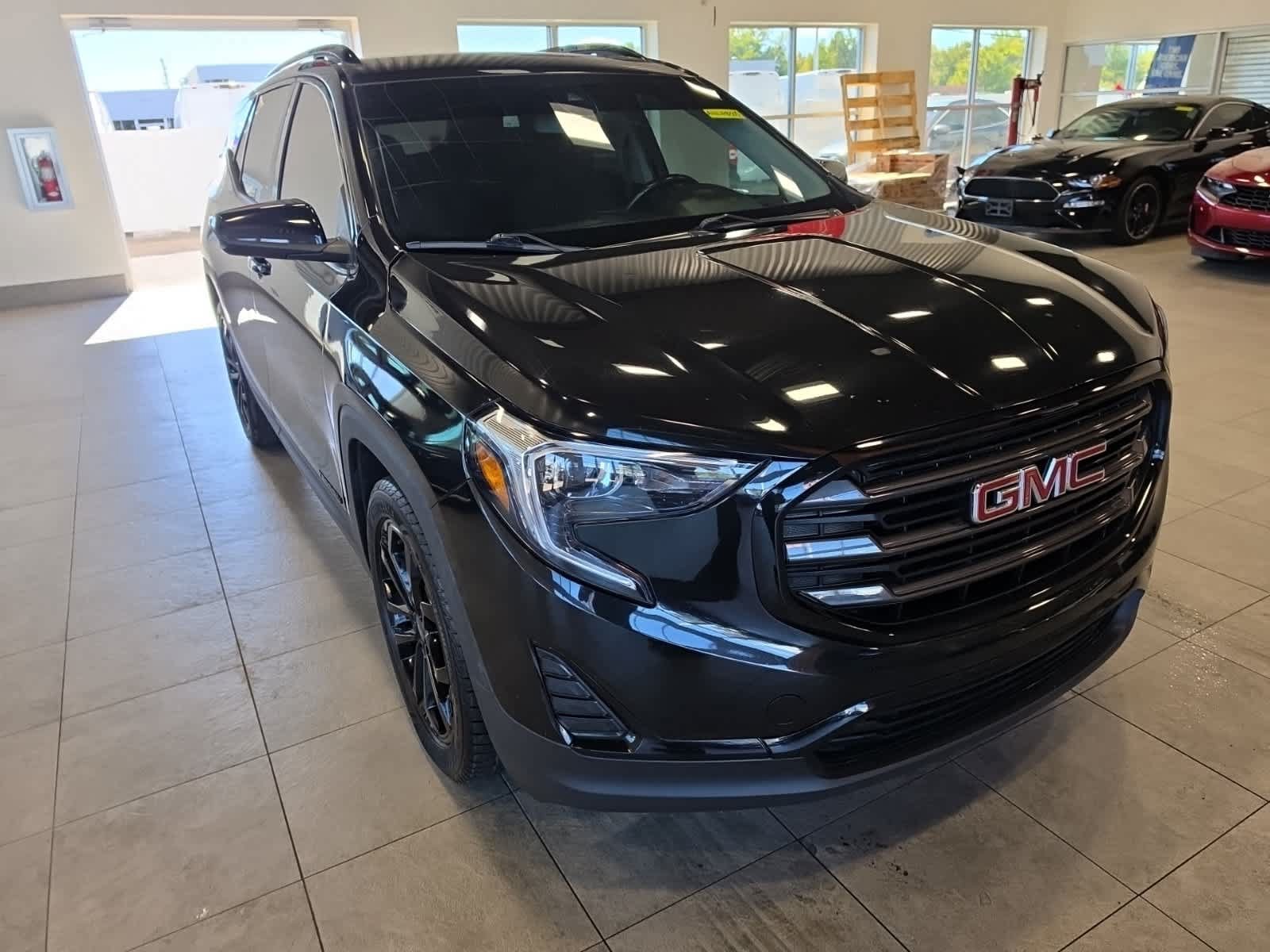 Used 2020 GMC Terrain SLE w/ Driver Convenience Package FWD image 7