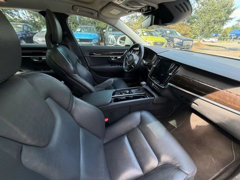 Used 2018 Volvo S90 T5 Momentum w/ Momentum Plus Package FWD image 10