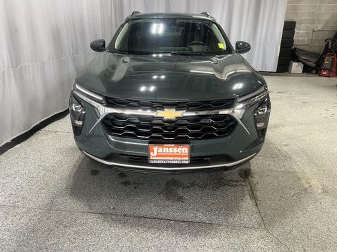 Used 2026 Chevrolet Trax LT w/ Driver Confidence Package FWD image 4