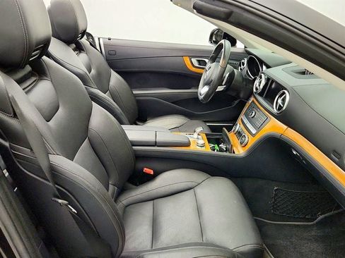 Used 2017 Mercedes-Benz SL 550 image 22