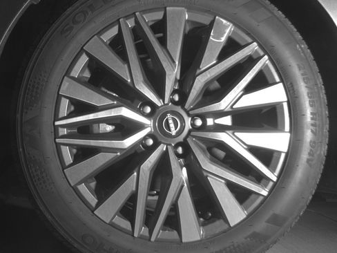 Used 2025 Nissan Altima 2.5 SV FWD image 12