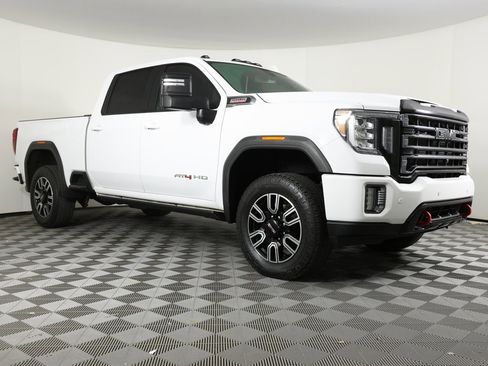 Used 2022 GMC Sierra 2500 AT4 w/ AT4 Preferred Package image 3