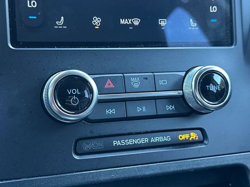 Used 2024 Ford Edge SEL image 20