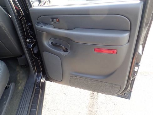 Used 2005 Chevrolet Silverado 2500 LT w/ Heavy-Duty Power Package AWD/4WD image 29