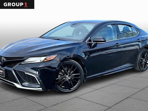 Used 2022 Toyota Camry XSE image 1