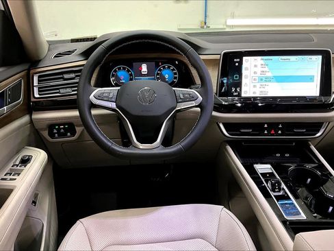 New 2026 Volkswagen Atlas SE image 15
