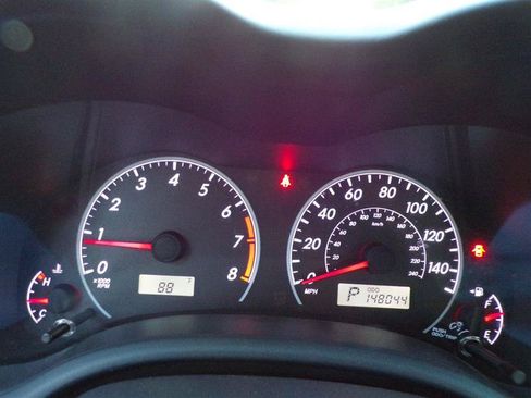 Used 2013 Toyota Corolla LE FWD image 33