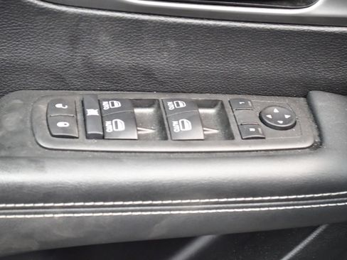 Used 2025 Chrysler Pacifica Select FWD image 19