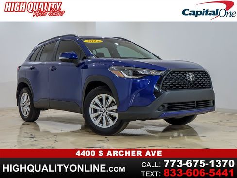 Used 2024 Toyota Corolla Cross LE w/ Moonroof Package FWD image 1