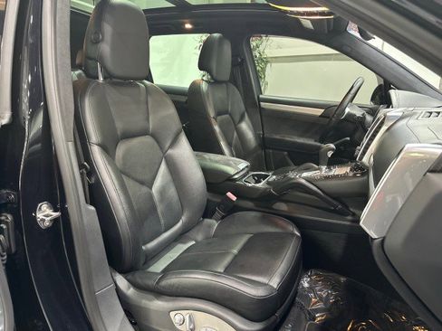 Used 2014 Porsche Cayenne GTS AWD/4WD image 50