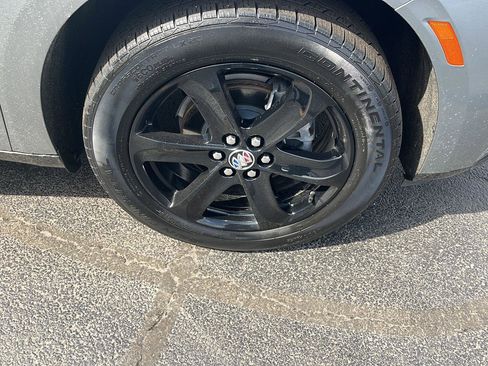 Used 2024 Buick Enclave Essence w/ Sport Touring Edition image 35