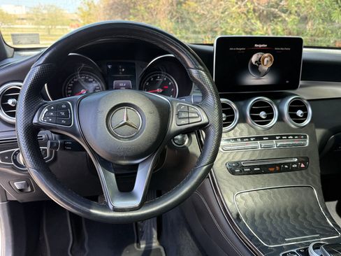 Used 2017 Mercedes-Benz GLC 300 image 4
