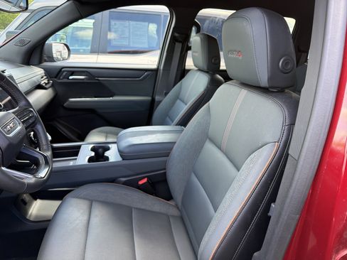Used 2025 GMC Acadia AT4 AWD/4WD image 10