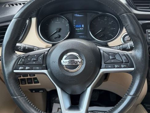 Used 2017 Nissan Rogue SL w/ SL Premium Package image 17