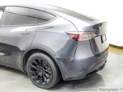 Used 2024 Tesla Model Y Long Range AWD/4WD image 9