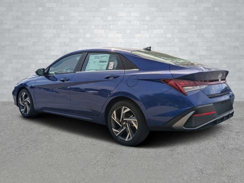 New 2025 Hyundai Elantra Sport image 7