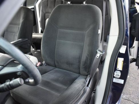 Used 2016 Dodge Grand Caravan SXT FWD image 12