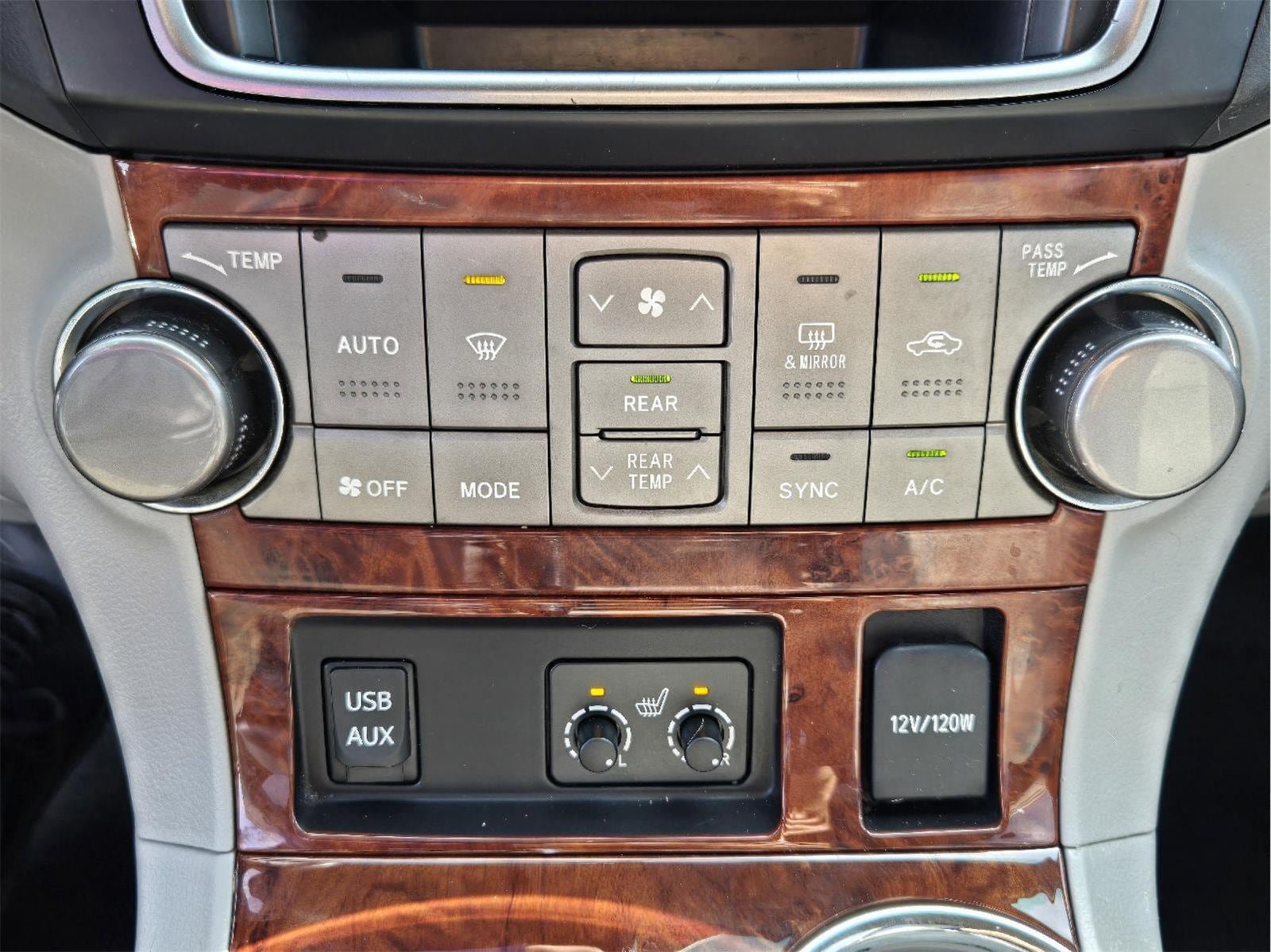 Used 2013 Toyota Highlander Limited FWD image 16