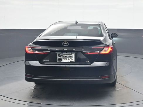 Used 2025 Toyota Camry LE w/ Convenience Package image 6