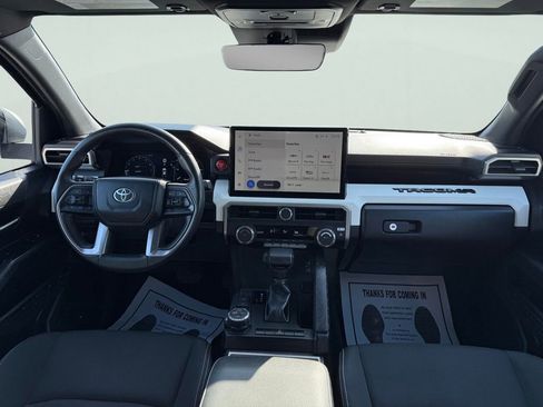 Used 2024 Toyota Tacoma TRD Off-Road image 23