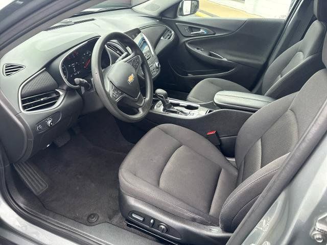 Used 2025 Chevrolet Malibu LT FWD image 14