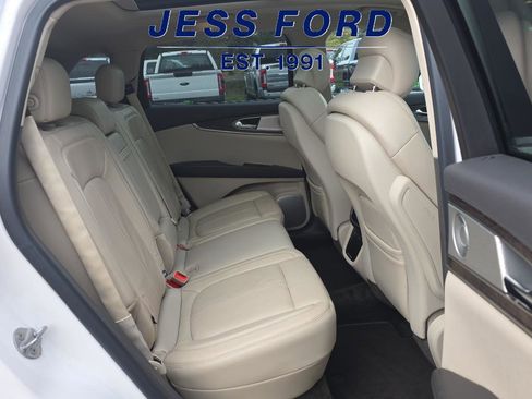 Used 2016 Lincoln MKX Reserve w/ Luxury Package image 10