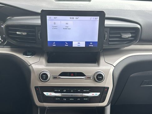 Certified 2023 Ford Explorer XLT image 11