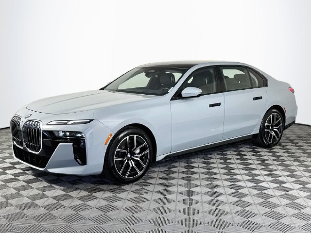 Used 2026 BMW 740i RWD image 4