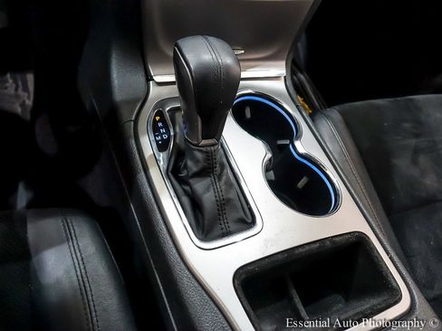 Used 2017 Jeep Grand Cherokee Altitude image 23