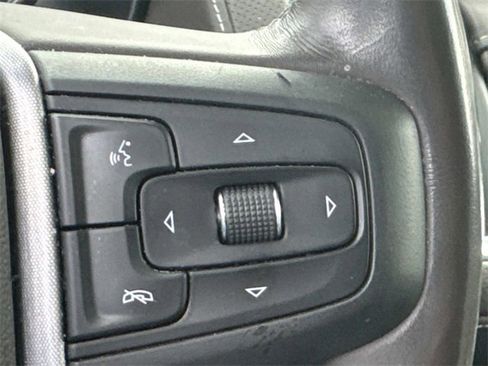 Used 2021 GMC Yukon XL SLT w/ SLT Premium Package image 31