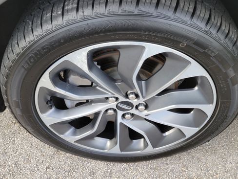 Used 2020 Lincoln Nautilus Reserve FWD image 28