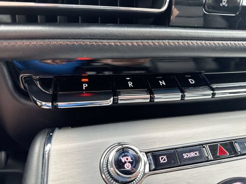 Used 2023 Lincoln Aviator AWD w/ Premium Package image 17