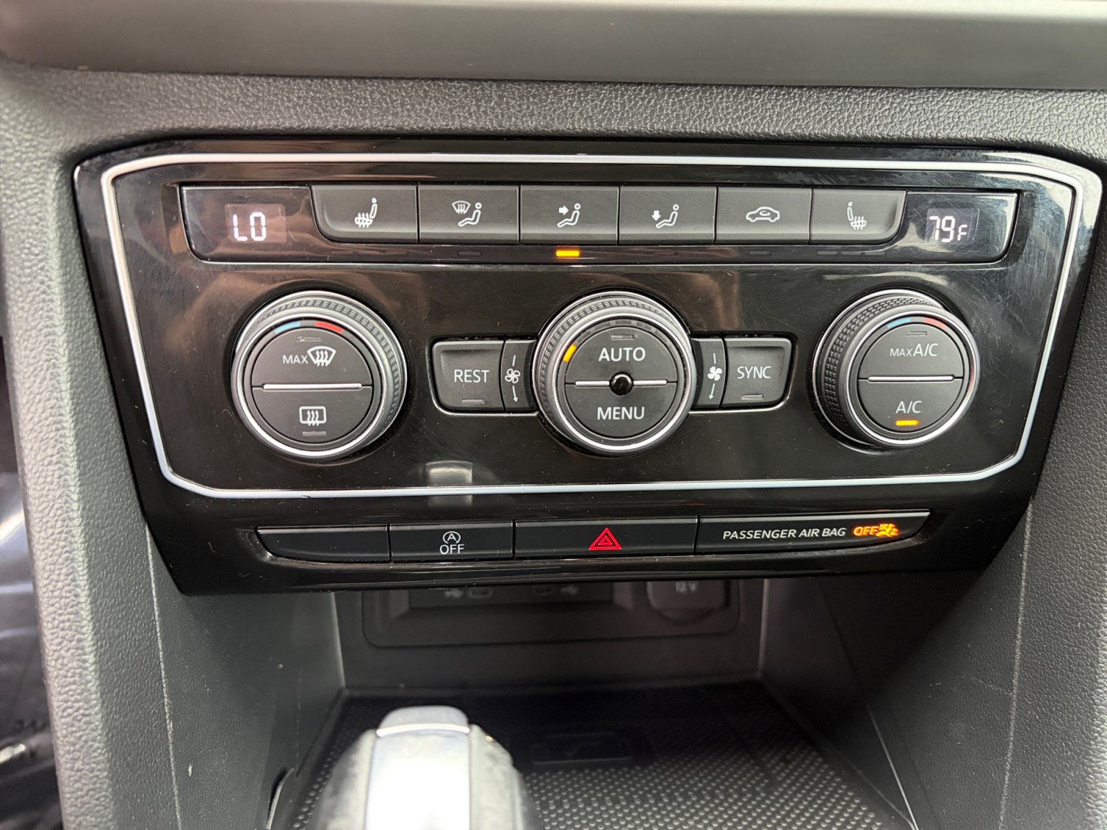 Used 2023 Volkswagen Atlas SEL AWD/4WD image 22