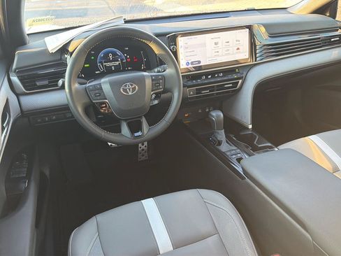 Used 2025 Toyota Camry SE w/ Multimedia Upgrade Package FWD image 18