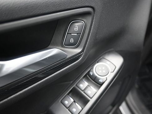 Used 2025 Ford Escape ST-Line image 19