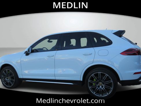 Used 2017 Porsche Cayenne S Platinum w/ Premium Package (PJW) image 6