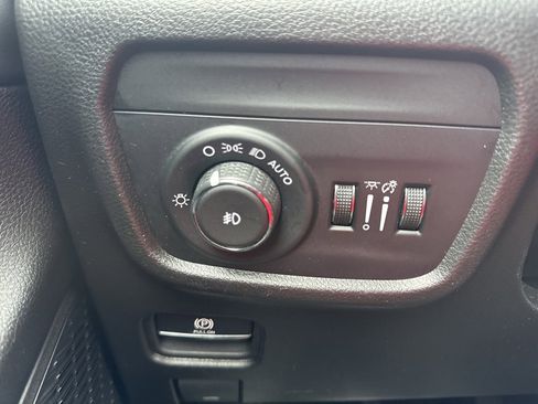 Certified 2024 Jeep Grand Cherokee L Limited w/ Luxury Tech Group II image 11