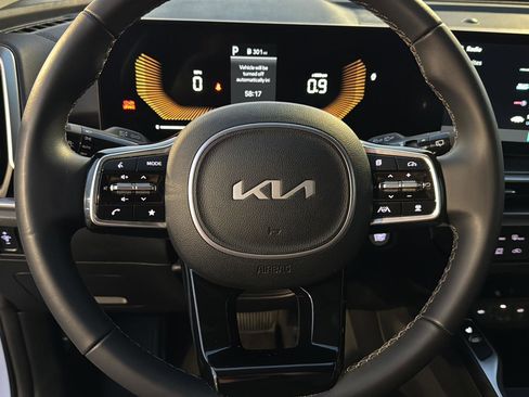 Used 2024 Kia Sorento S image 17