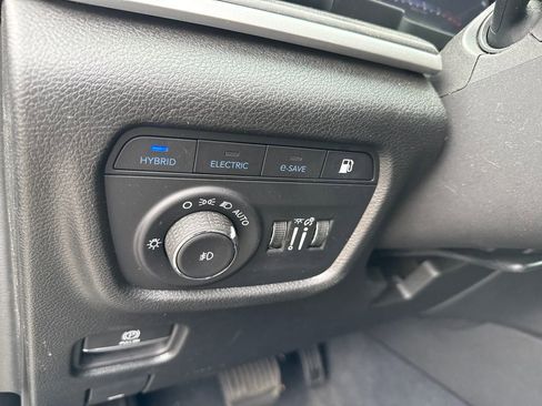 Used 2023 Jeep Grand Cherokee 4WD 4xe image 13