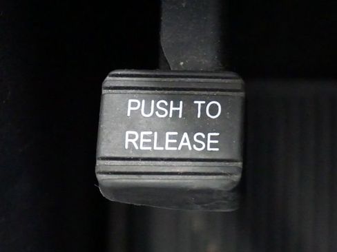 Certified 2019 Jeep Grand Cherokee Limited w/ Luxury Group II image 53