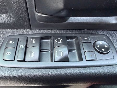 Used 2017 RAM 3500 Tradesman w/ Chrome Appearance Group image 15