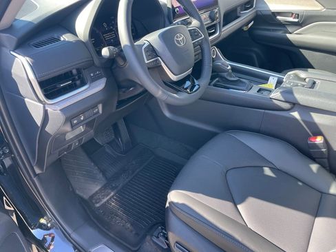 New 2026 Toyota Grand Highlander Limited image 24