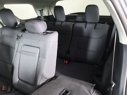 Used 2025 Ford Explorer Active image 35